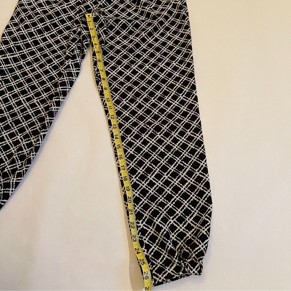 Topshop Black & White Pattern Print Joggers - Picture 8 of 13